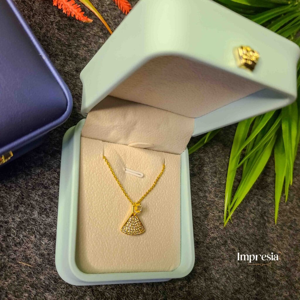 Gold Pendant Necklace